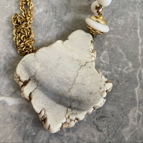 White and Gold Large Stone Necklace - Picture 4 of 10